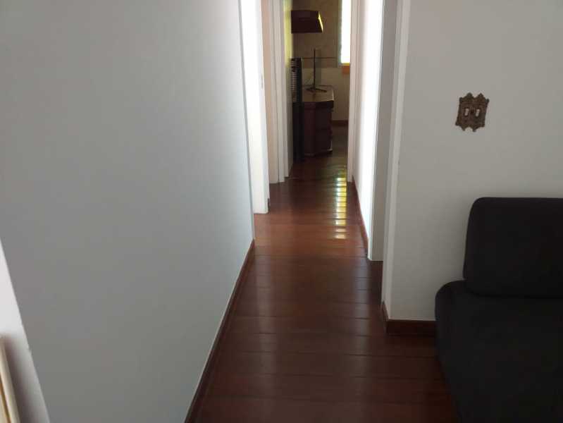 Apartamento à venda com 3 quartos, 125m² - Foto 2