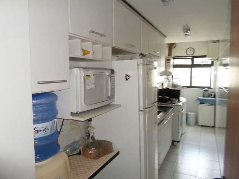 Apartamento à venda com 2 quartos, 68m² - Foto 12