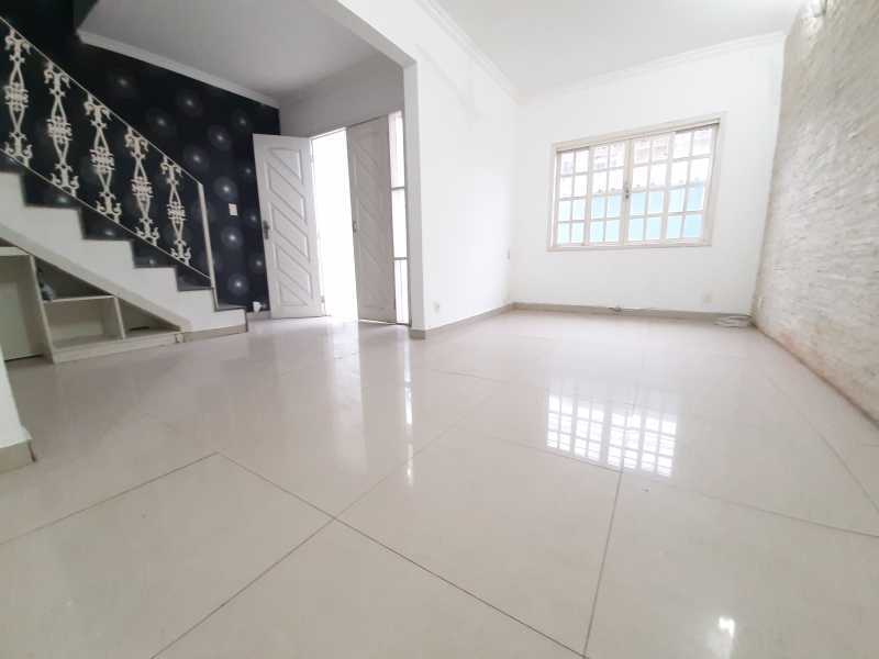 Casa de Condomínio à venda com 4 quartos, 330m² - Foto 4