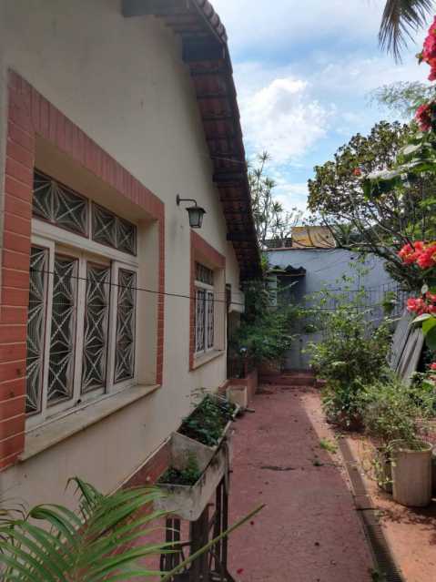 Casa à venda com 4 quartos, 650m² - Foto 4