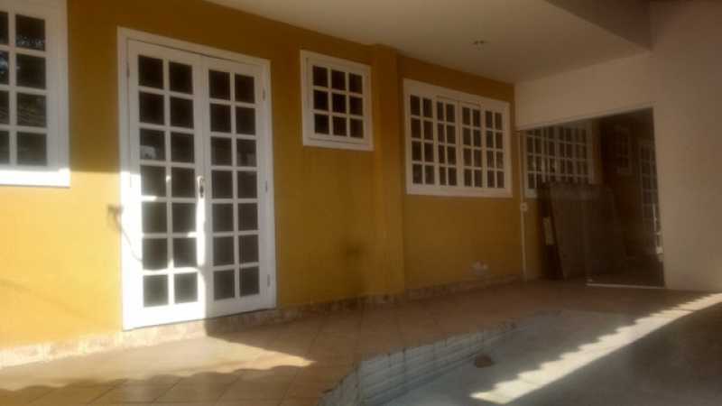 Casa de Condomínio à venda com 2 quartos, 200m² - Foto 2