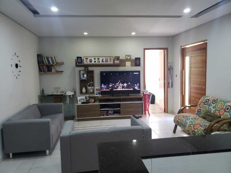 Casa de Vila à venda com 2 quartos, 60m² - Foto 1