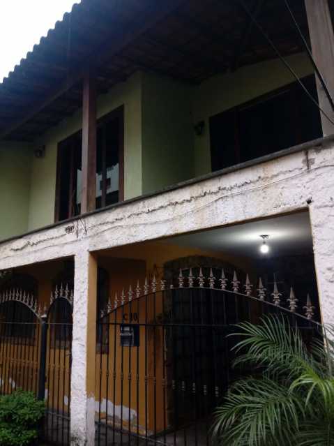 Casa à venda com 3 quartos, 200m² - Foto 2