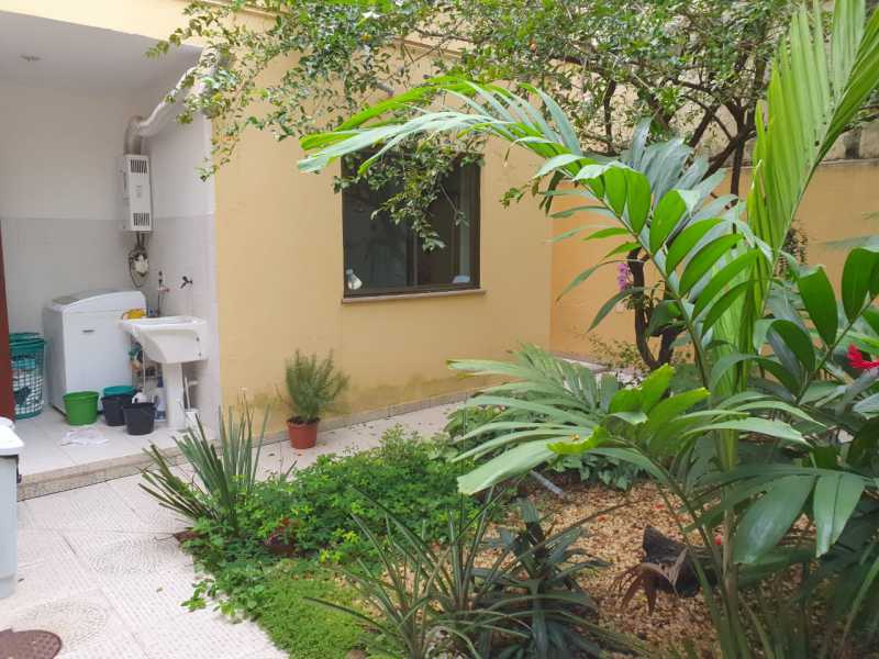 Casa de Condomínio à venda com 5 quartos, 260m² - Foto 13