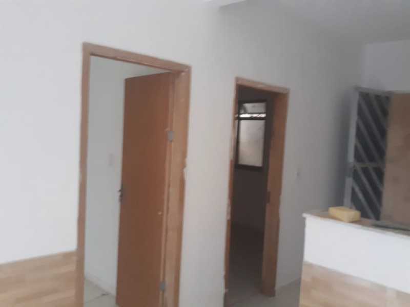 Casa à venda com 2 quartos, 180m² - Foto 2