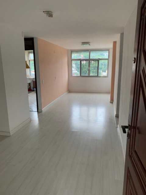 Apartamento à venda com 2 quartos, 60m² - Foto 5