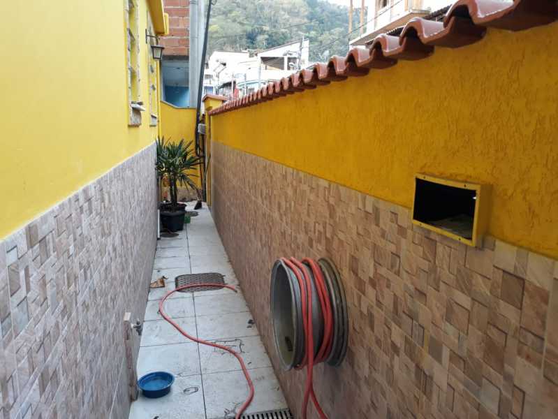 Casa de Condomínio à venda com 3 quartos, 98m² - Foto 2