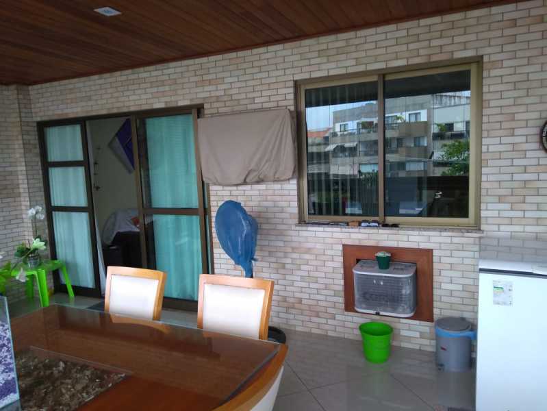 Apartamento à venda com 4 quartos, 104m² - Foto 3