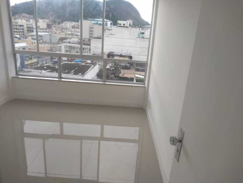 Apartamento à venda com 3 quartos, 115m² - Foto 2