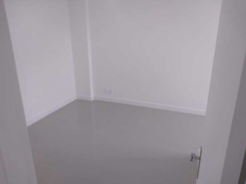 Apartamento à venda com 3 quartos, 115m² - Foto 9