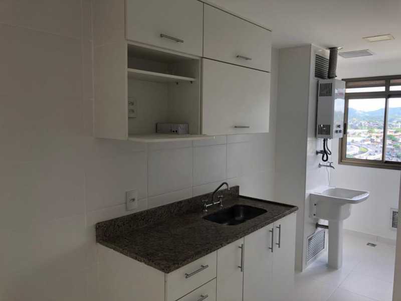 Apartamento à venda com 2 quartos, 64m² - Foto 8