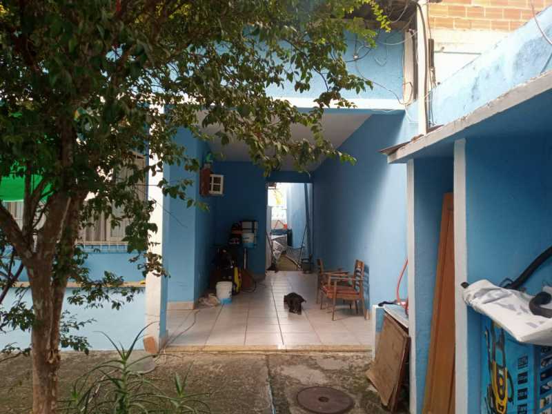 Casa à venda com 3 quartos, 200m² - Foto 4