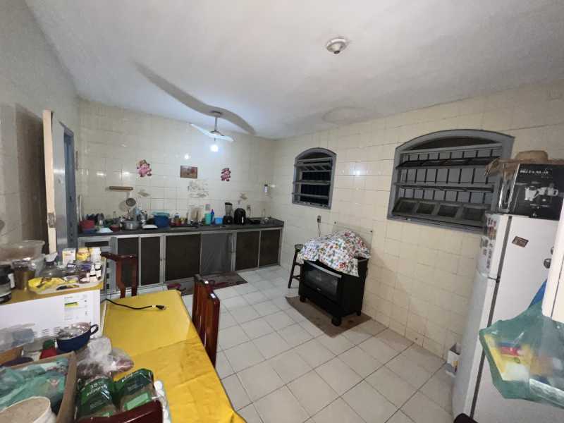 Casa à venda com 3 quartos, 200m² - Foto 18