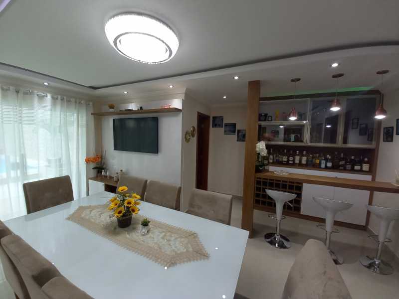 Casa, 4 quartos, 240 m² - Foto 1