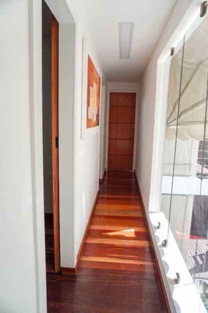 Casa de Condomínio à venda com 4 quartos, 220m² - Foto 9