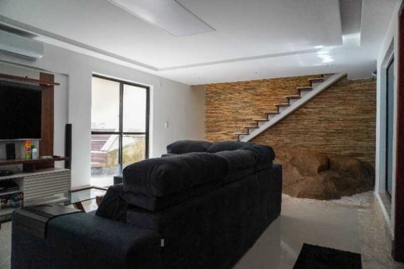 Casa de Condomínio à venda com 4 quartos, 220m² - Foto 11