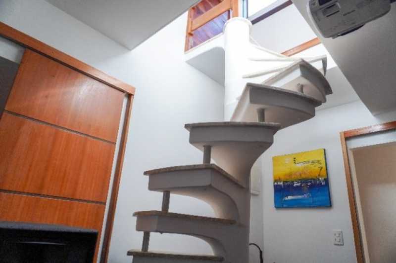 Casa de Condomínio à venda com 4 quartos, 220m² - Foto 17