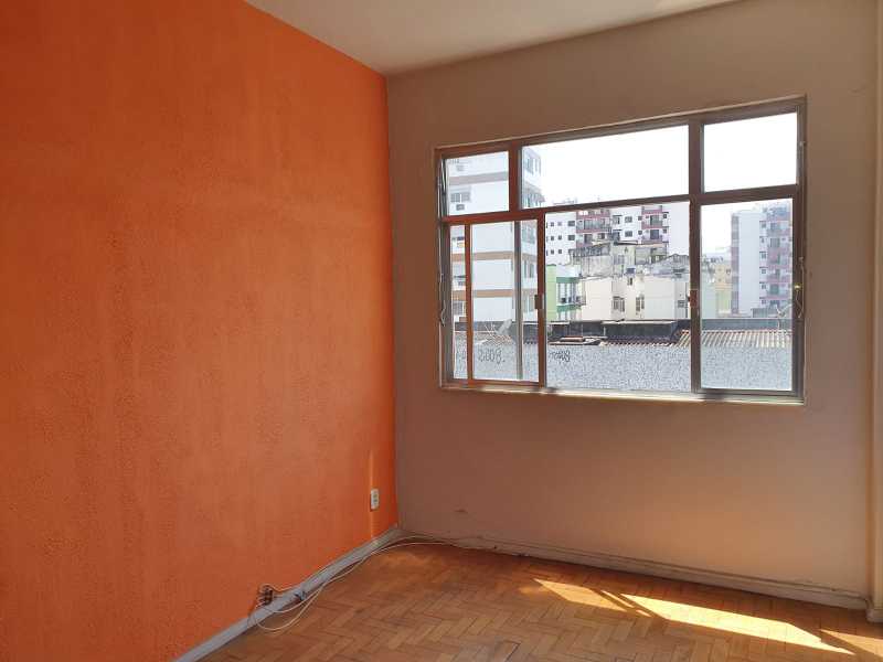 Apartamento à venda com 3 quartos, 70m² - Foto 2