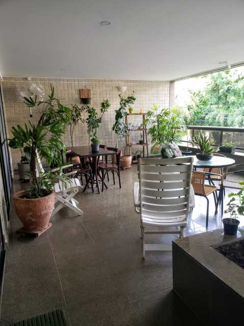 Apartamento à venda com 3 quartos, 175m² - Foto 4