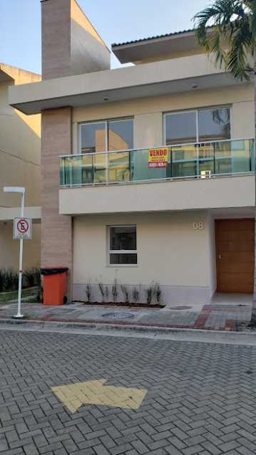 Casa de Condomínio à venda com 7 quartos, 220m² - Foto 1