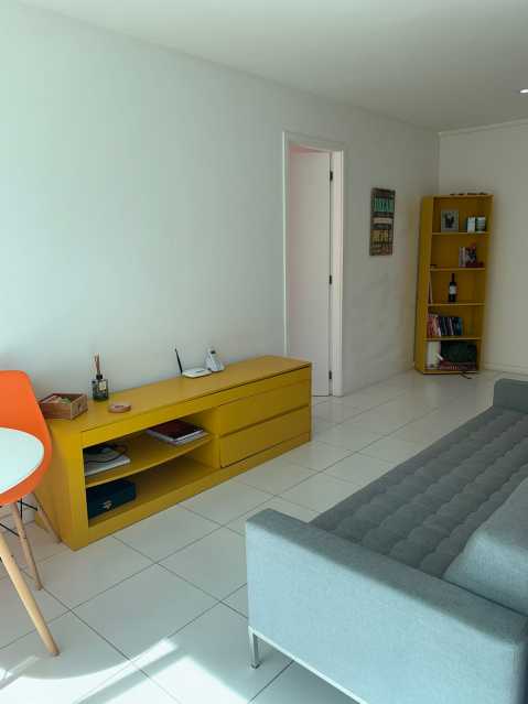 Apartamento à venda com 2 quartos, 71m² - Foto 4