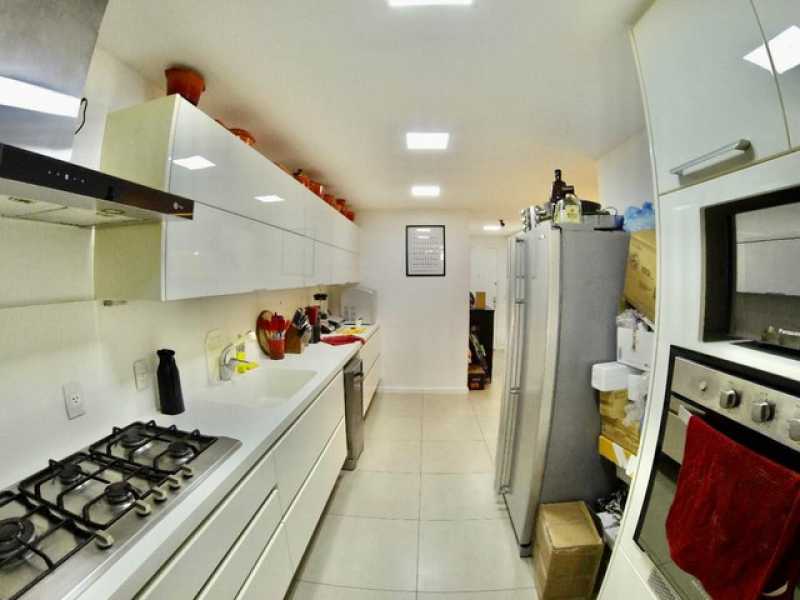 Apartamento à venda com 3 quartos, 230m² - Foto 5