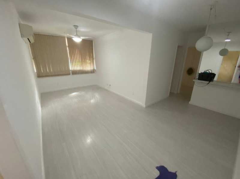 Apartamento à venda com 2 quartos, 60m² - Foto 1