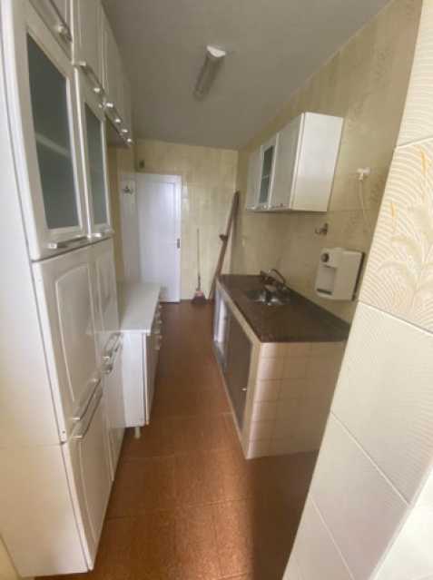 Apartamento à venda com 2 quartos, 60m² - Foto 2