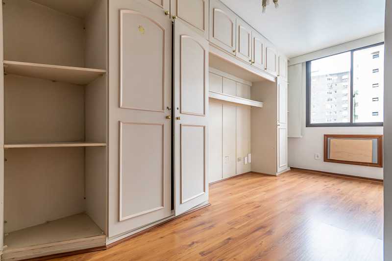 Apartamento à venda com 4 quartos, 200m² - Foto 21