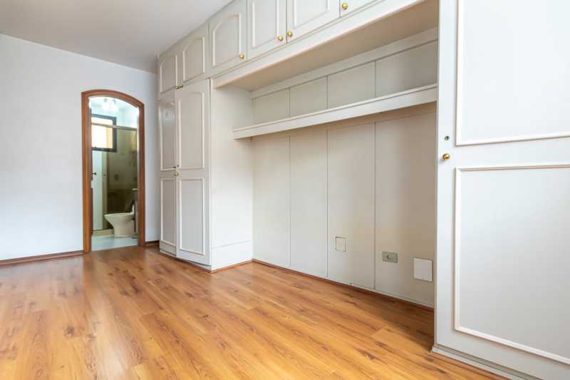 Apartamento à venda com 4 quartos, 200m² - Foto 22