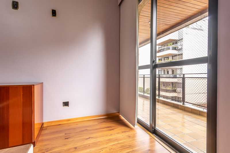 Apartamento à venda com 4 quartos, 200m² - Foto 25