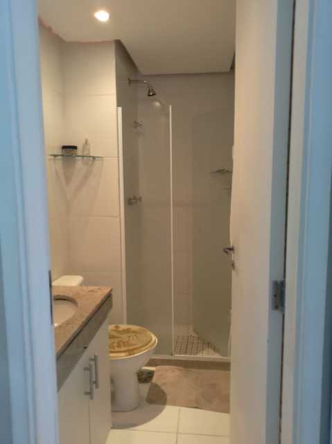 Apartamento à venda com 2 quartos, 62m² - Foto 2