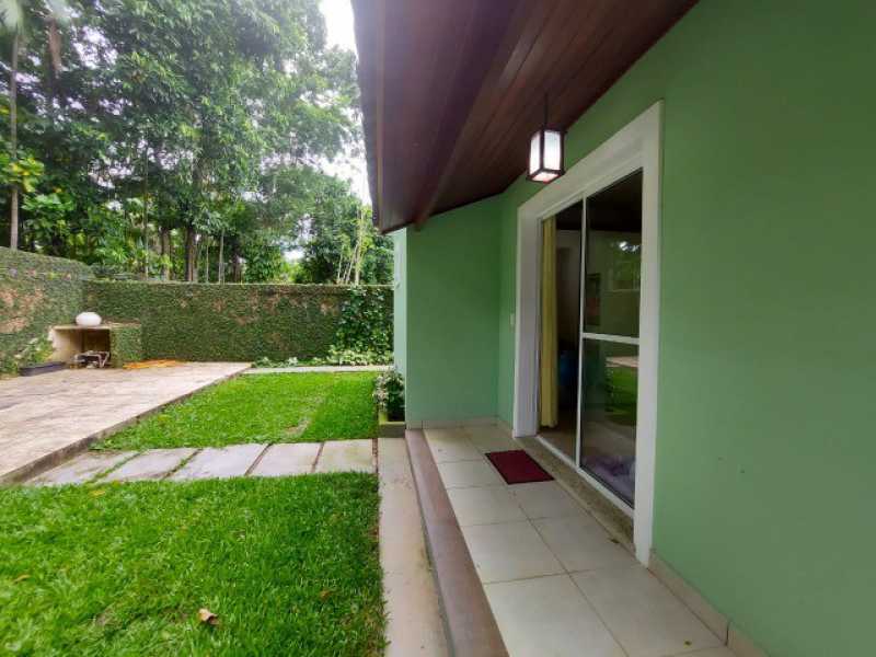 Casa de Condomínio à venda com 4 quartos, 360m² - Foto 2