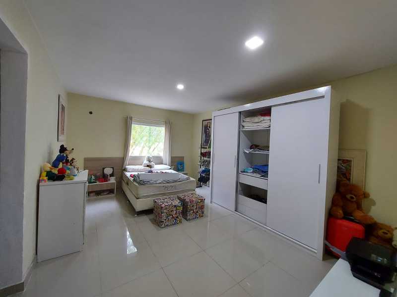 Casa de Condomínio à venda com 4 quartos, 220m² - Foto 5