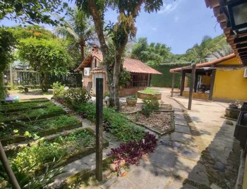 Casa de Condomínio à venda com 3 quartos, 540m² - Foto 1