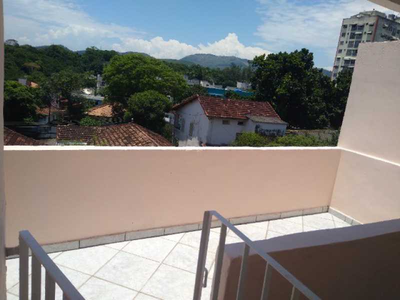 Casa de Condomínio à venda com 3 quartos, 250m² - Foto 9