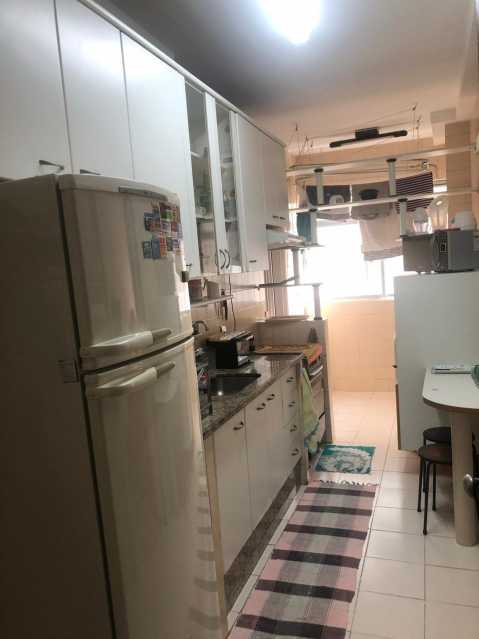 Apartamento à venda com 3 quartos, 106m² - Foto 2