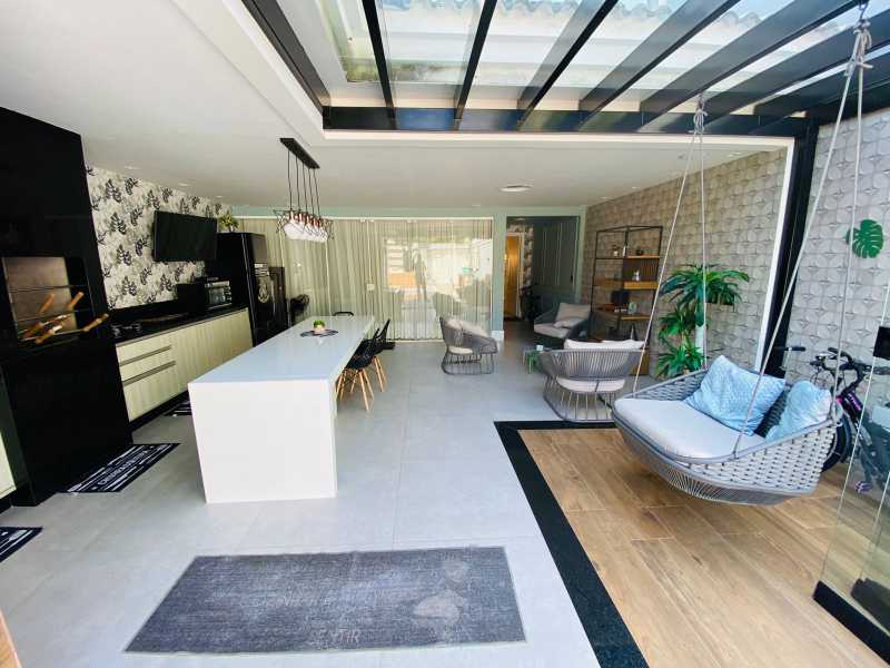 Casa de Condomínio à venda com 5 quartos, 262m² - Foto 2