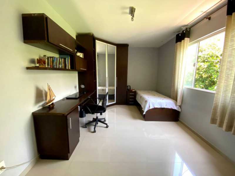 Casa de Condomínio à venda com 3 quartos, 300m² - Foto 3