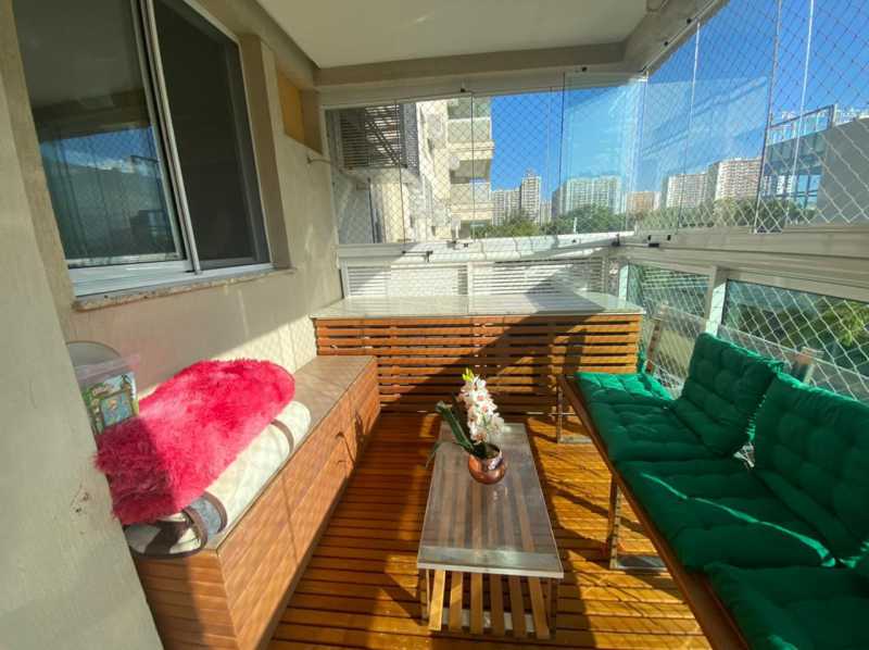 Apartamento à venda com 3 quartos, 117m² - Foto 2