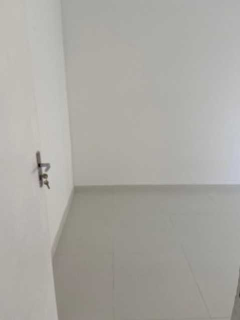 Apartamento à venda com 2 quartos, 70m² - Foto 12