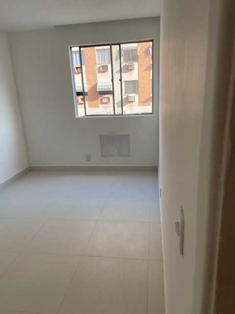 Apartamento à venda com 2 quartos, 70m² - Foto 13