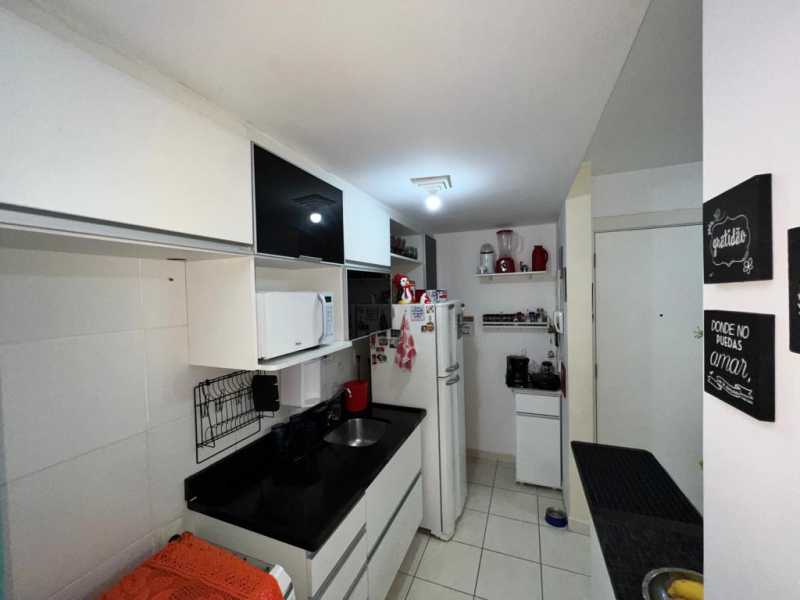 Apartamento à venda com 2 quartos, 62m² - Foto 23