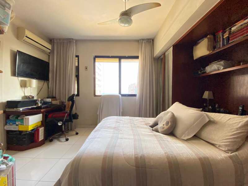 Apartamento à venda com 4 quartos, 170m² - Foto 8