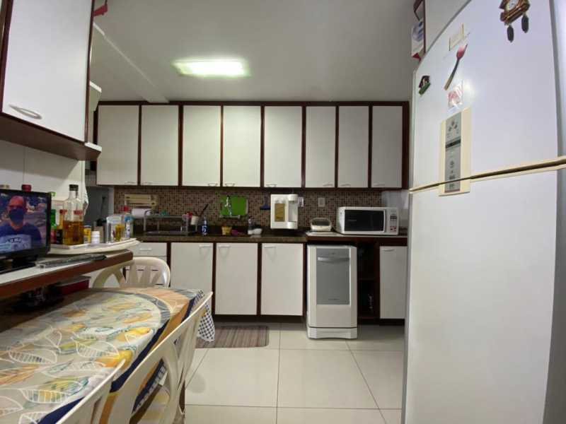 Apartamento à venda com 4 quartos, 170m² - Foto 9