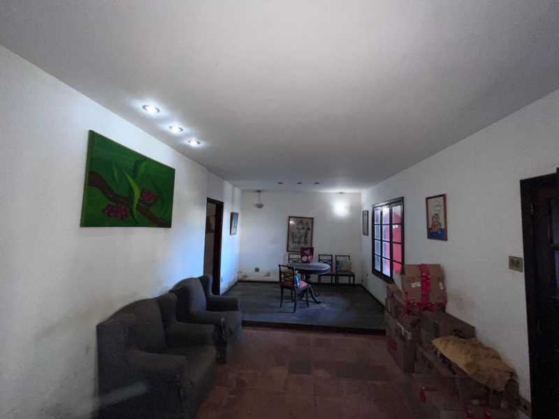 Casa de Condomínio à venda com 4 quartos, 403m² - Foto 1