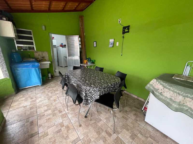 Casa à venda com 2 quartos, 70m² - Foto 9