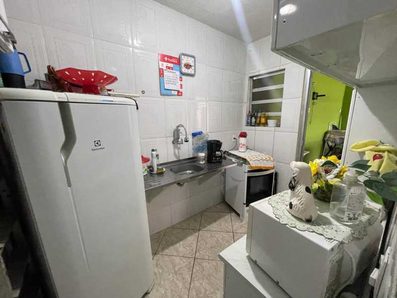 Casa à venda com 2 quartos, 70m² - Foto 11