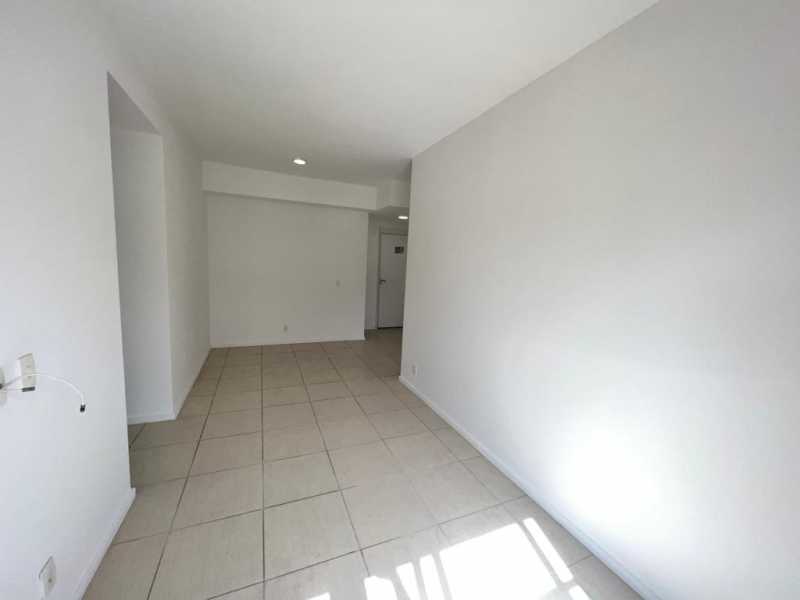 Apartamento à venda com 2 quartos, 89m² - Foto 2