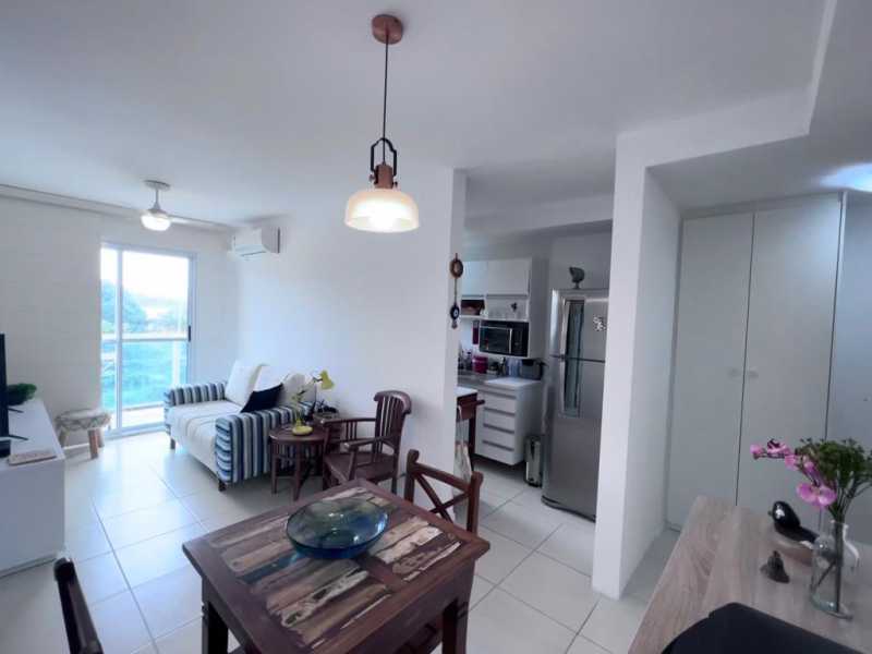 Apartamento à venda com 2 quartos, 60m² - Foto 1